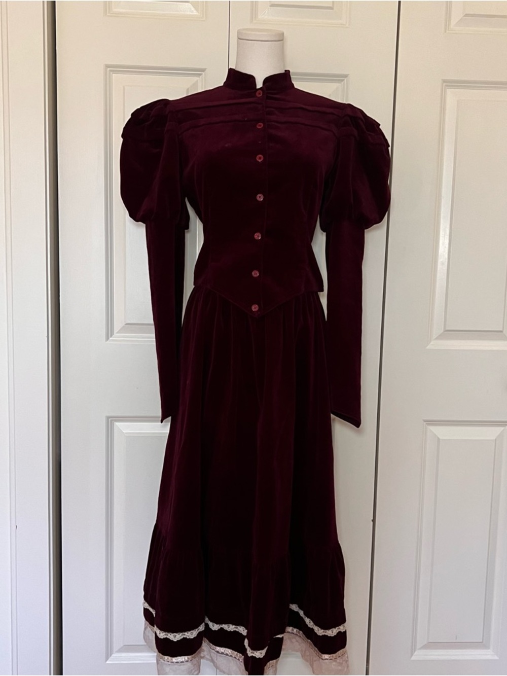 Gunne Sax Jessica McClintock Burgundy Velvet Jacket Skirt Set